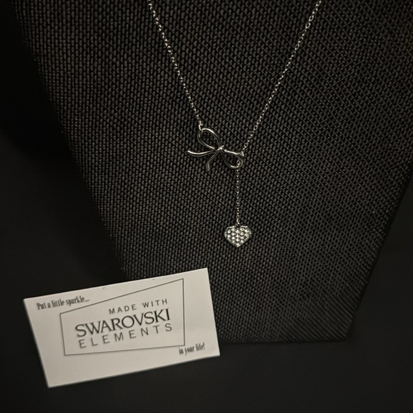 Swarovski Crystals Bow & Heart Necklace W5 - Picture 1 of 4